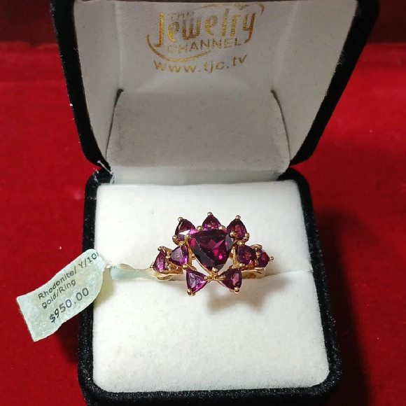 Gold and Red Ring with Cluster Design SZ 7.5 - Picture 4 of 6